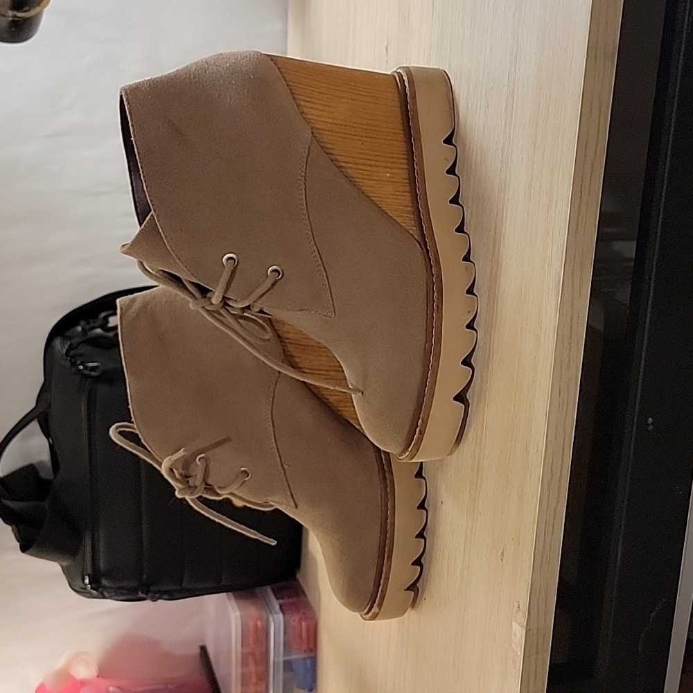 BCBC Wedge Boot